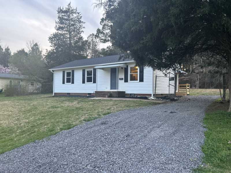 442 Riverdale Rd - Photo 2 of 14