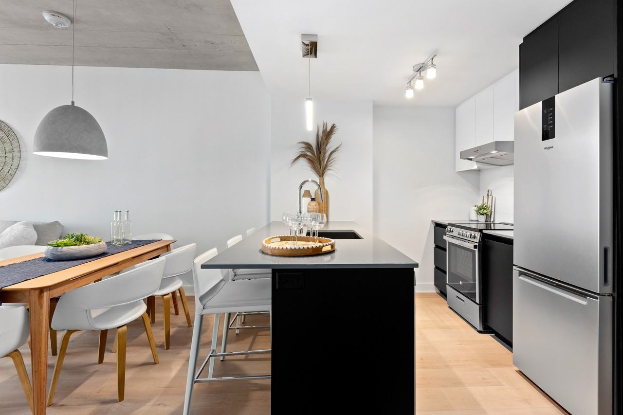 50 Rue de l'Éclipse #530 - Photo 2 of 19