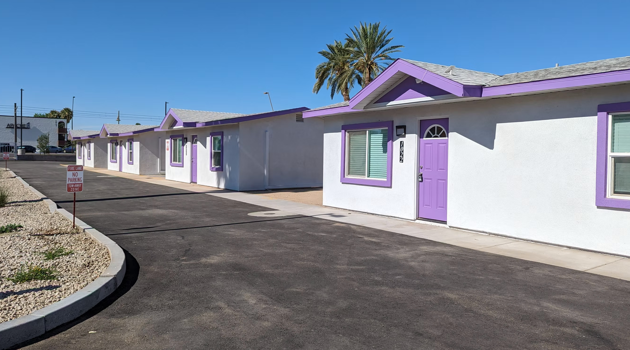 Aces - Photo 2 of 24