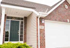 featured image of 1100 Oaktree Pl