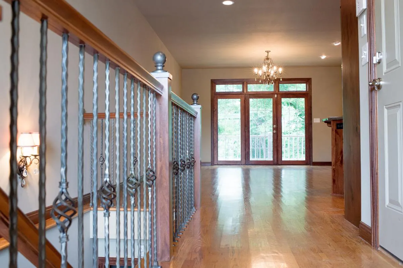 1100 Oaktree Pl - Photo 3 of 19