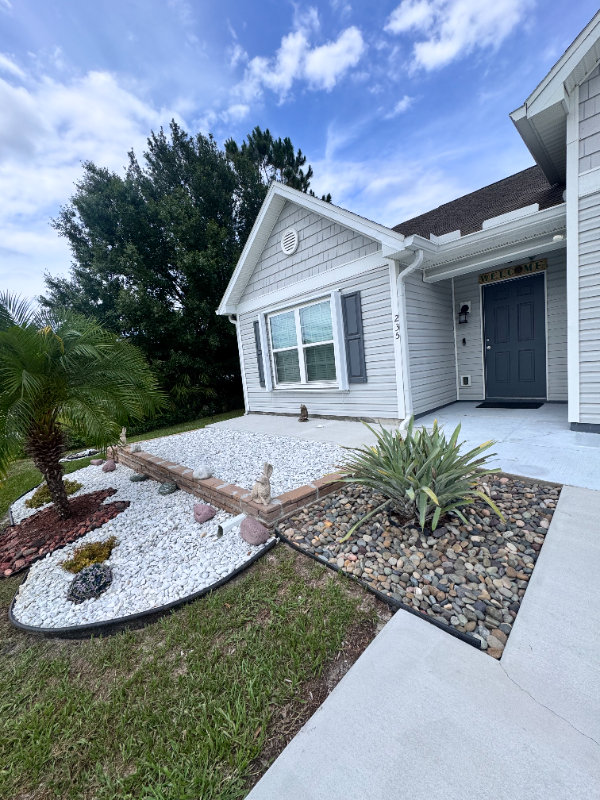 235 Churchill Ct - Photo 3 of 17