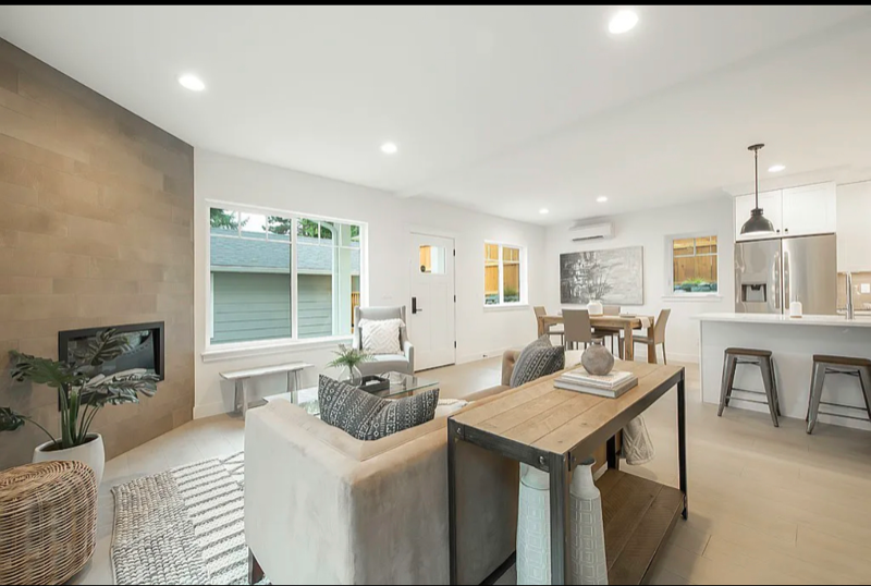 6252B 52nd Ave Ne - Photo 2 of 5