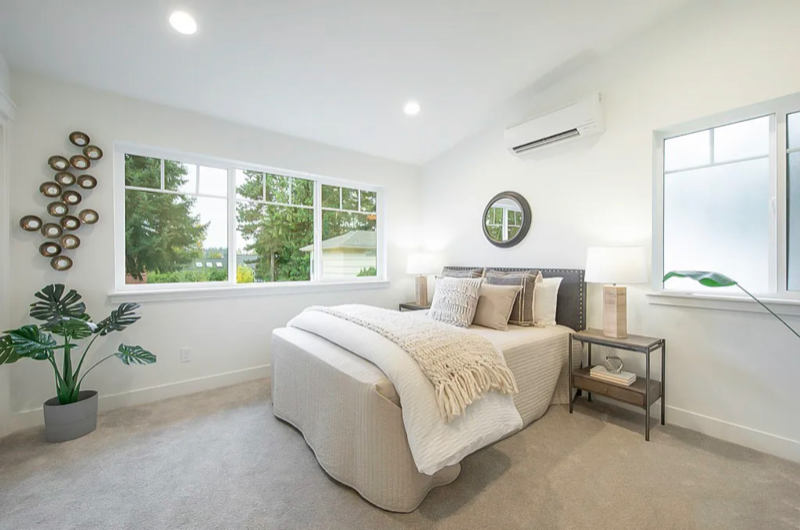 6252B 52nd Ave Ne - Photo 3 of 5