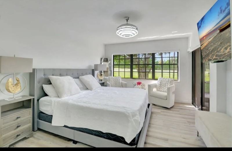 17372 Boca Club Blvd #408 - Photo 2 of 8