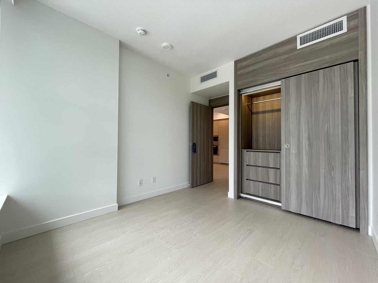 13768 100 Avenue - Photo 5 of 13