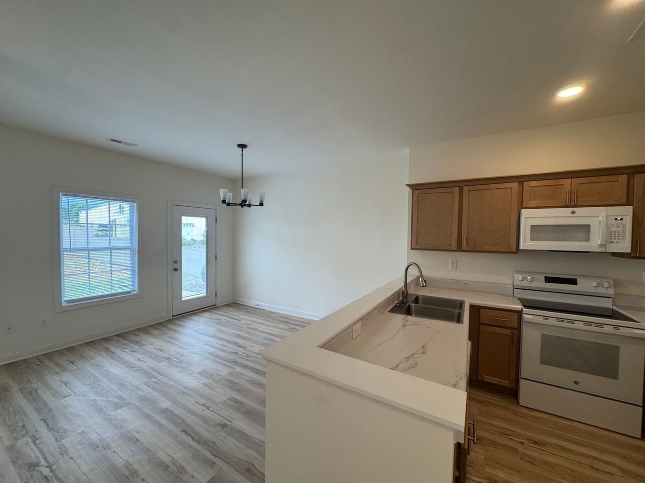 Summerland Townhomes - Photo 4 of 35