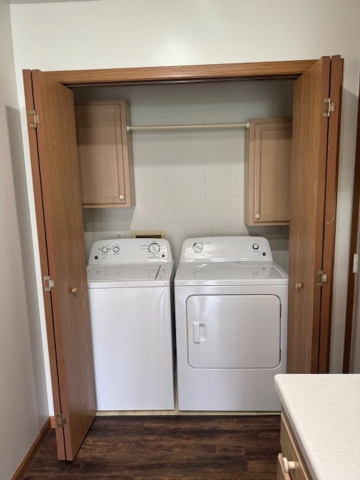 STUTESMANS'S DUPLEXES - Photo 2 of 9