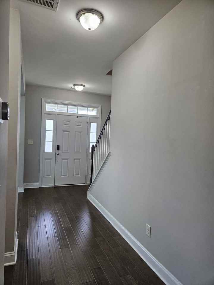 4660 Ritson Ln - Photo 2 of 21