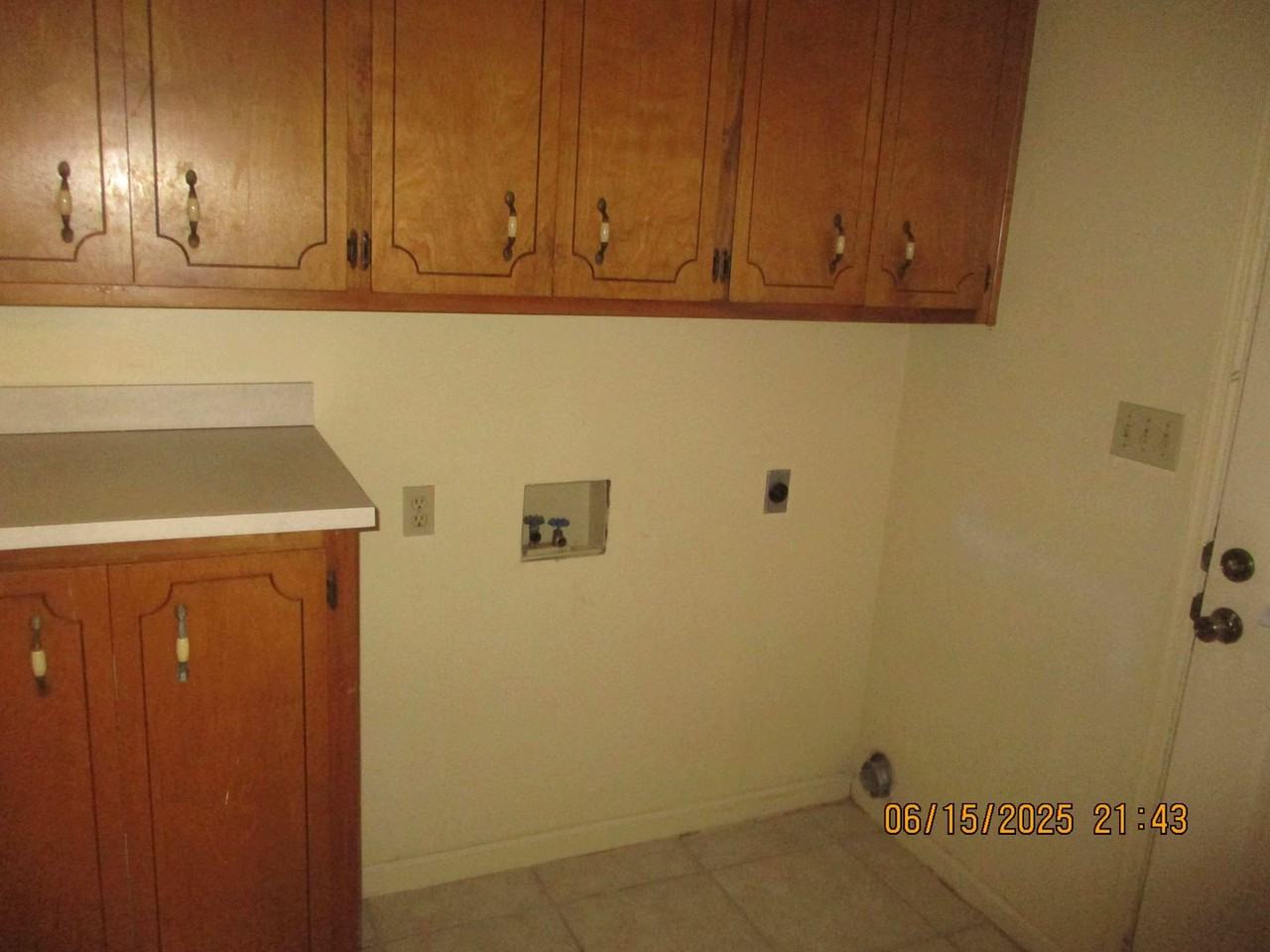 107 Acacia Ct Apt B - Photo 2 of 6