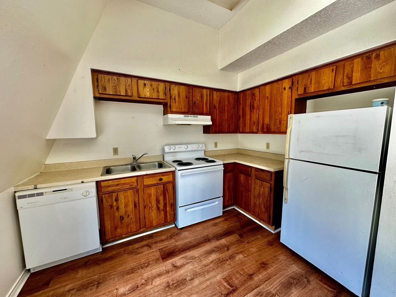 323 A St #3 - Photo 3 of 10