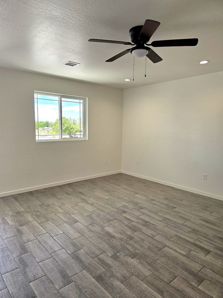 57 S Hillcrest Dr #NA - Photo 3 of 17