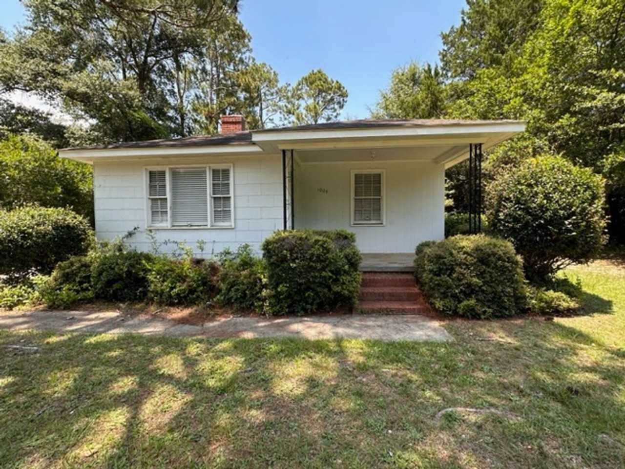 1005 W Moore St - Photo 3 of 12