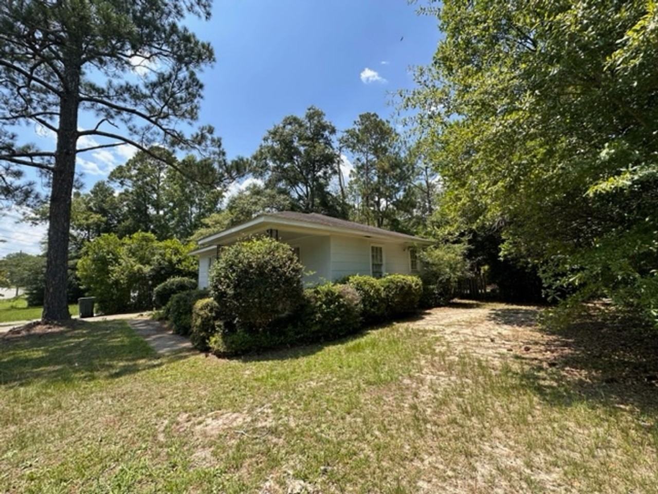 1005 W Moore St - Photo 5 of 12