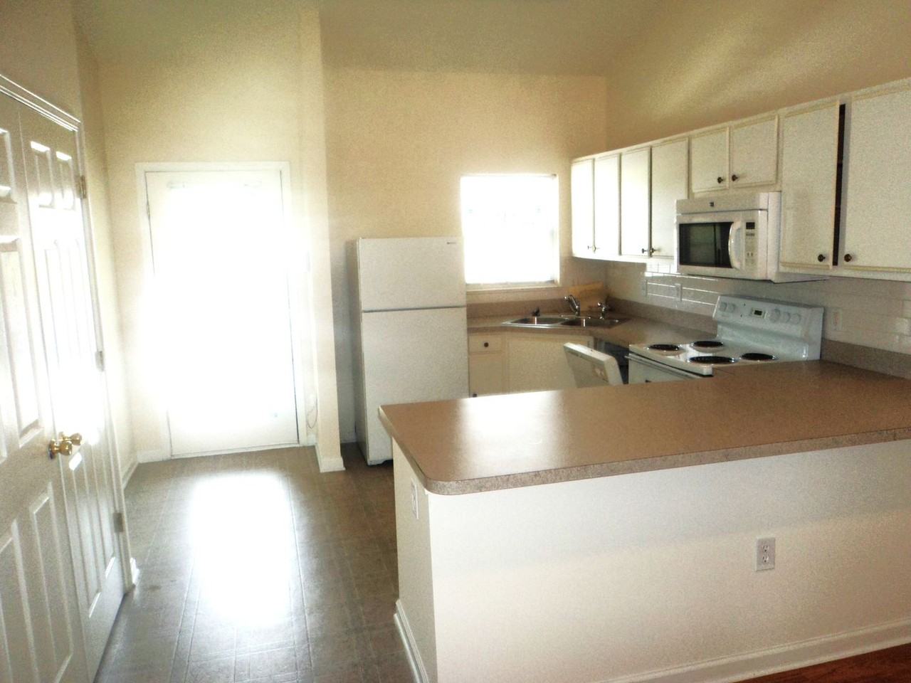 232 Eucalyptus Ln - Photo 2 of 14