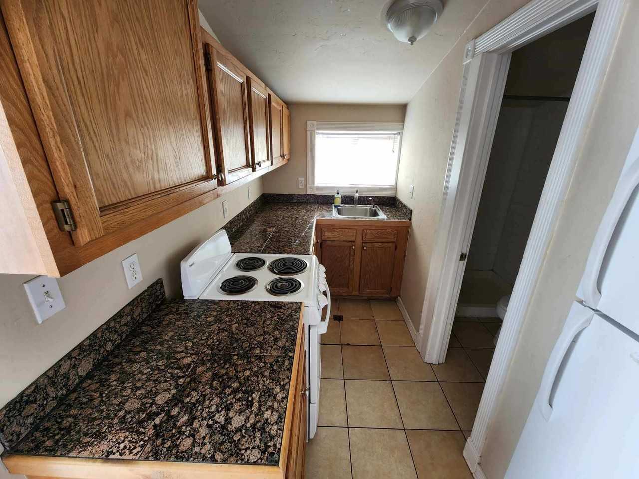 1587 W Nevada Pl Apt B #NA - Photo 5 of 11