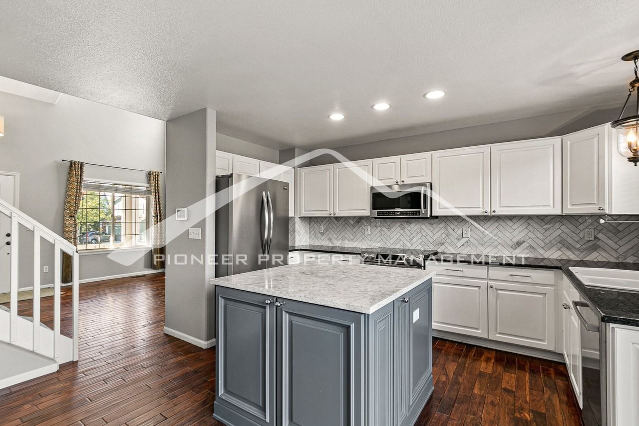3160 E Yarrow Cir - Photo 3 of 21