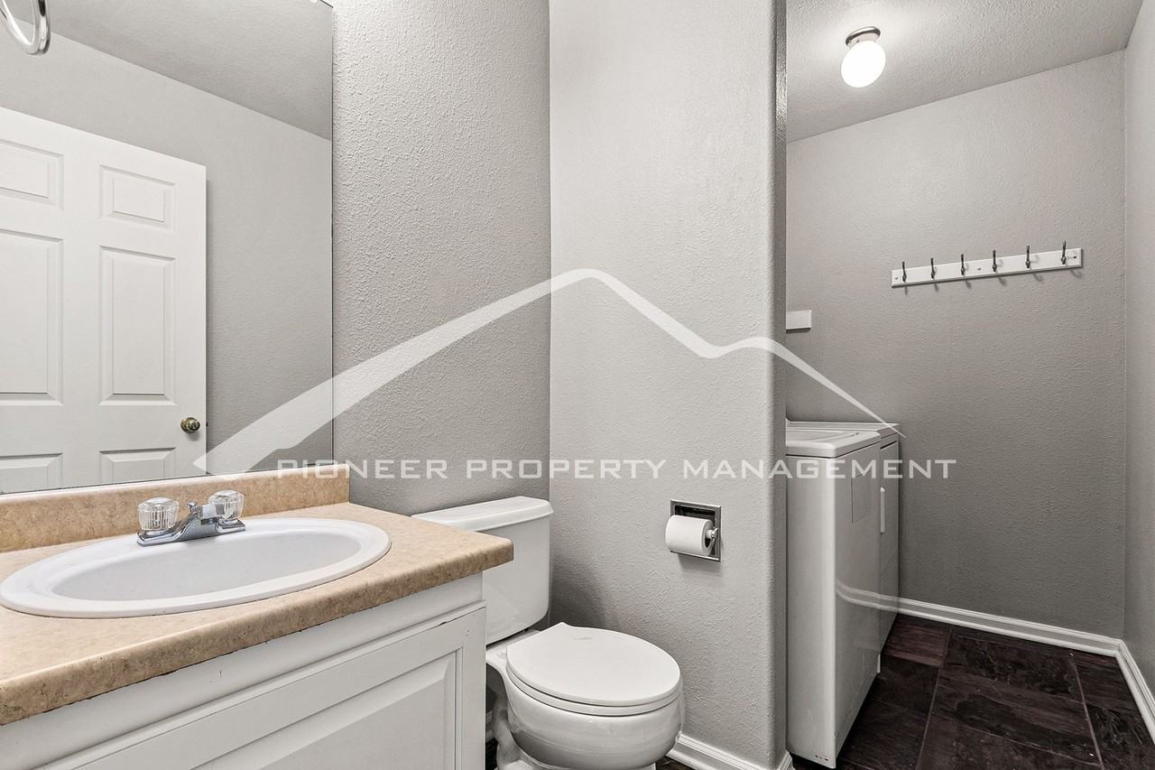 3160 E Yarrow Cir - Photo 7 of 21