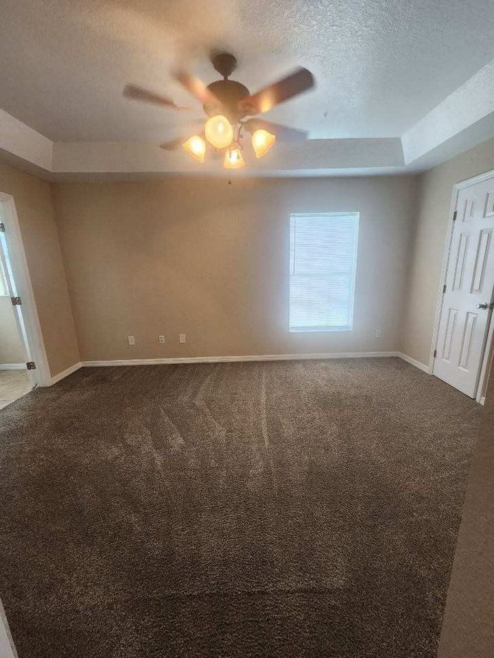 161 Eagle Point Blvd - Photo 3 of 9