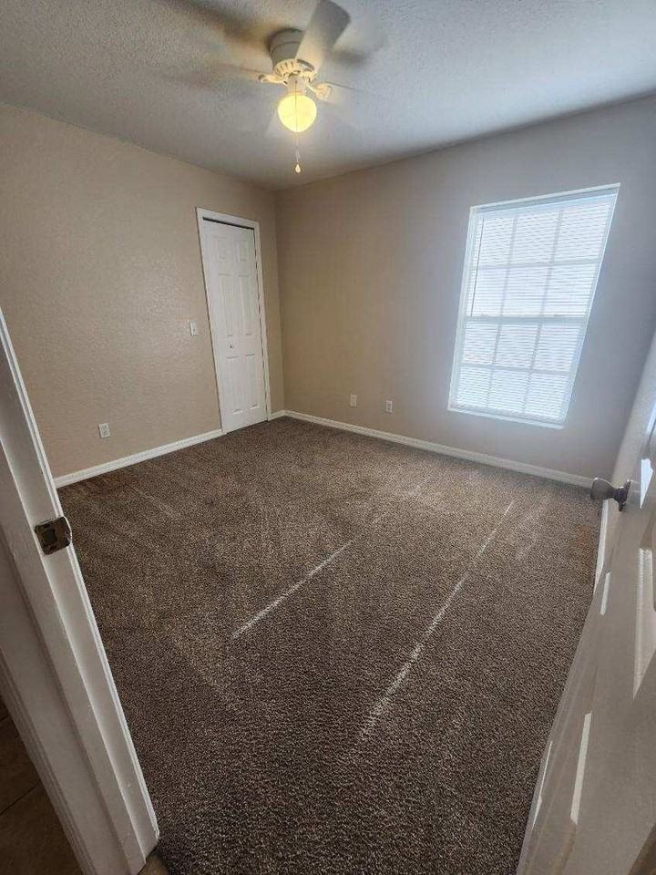 161 Eagle Point Blvd - Photo 5 of 9
