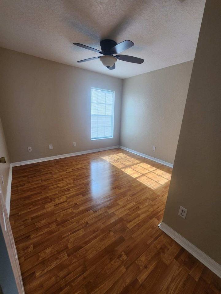 161 Eagle Point Blvd - Photo 6 of 9