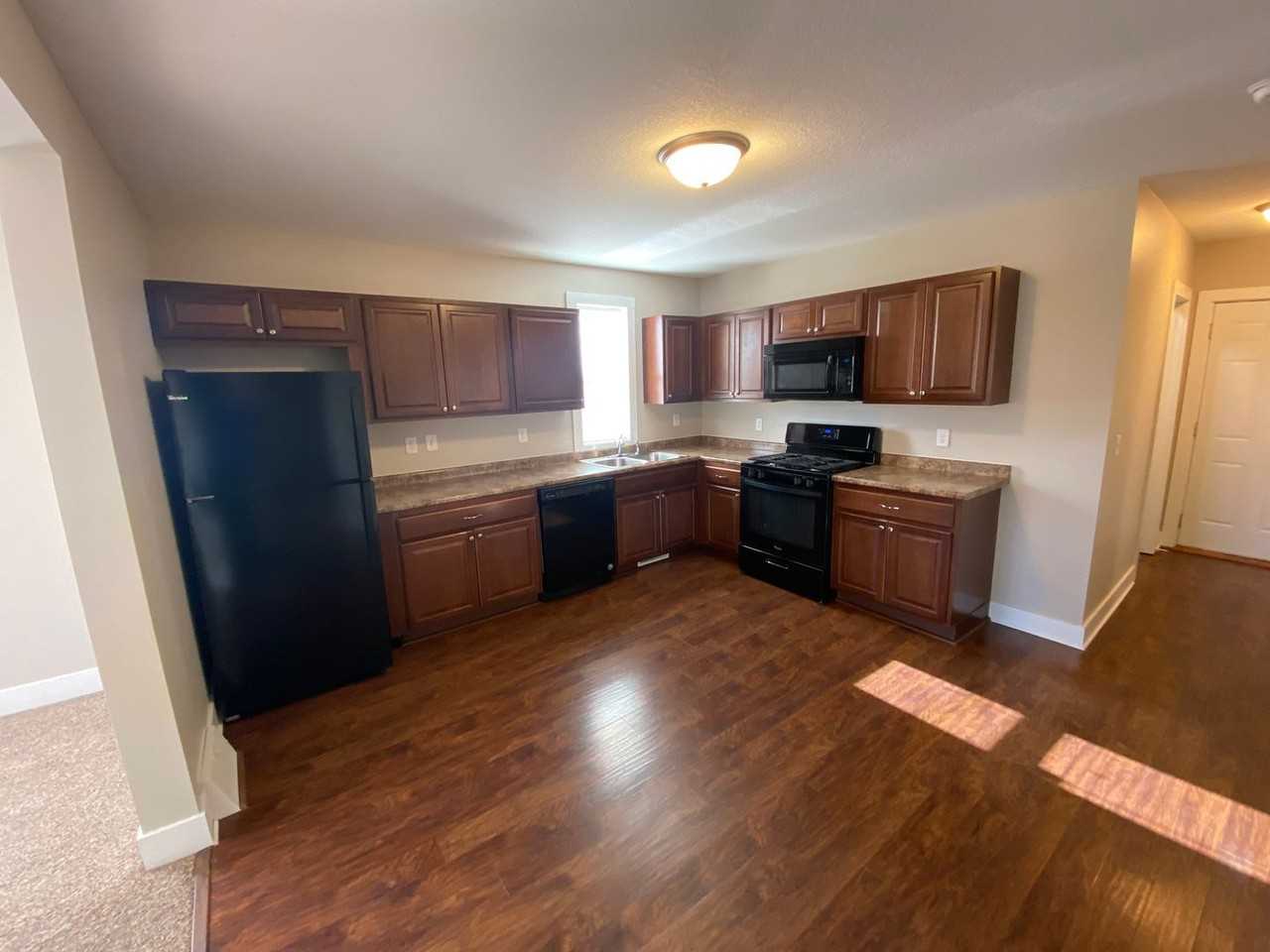 624 Se 12th St - Photo 2 of 28