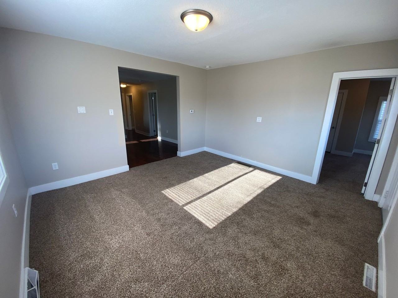 624 Se 12th St - Photo 6 of 28