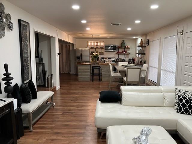 1125 Los Escondidos St #NA - Photo 2 of 17