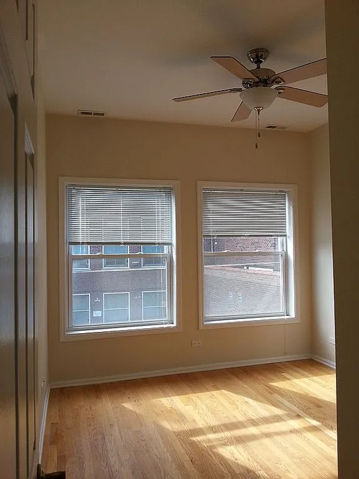 964 E 62nd St #3C - Photo 3 of 9