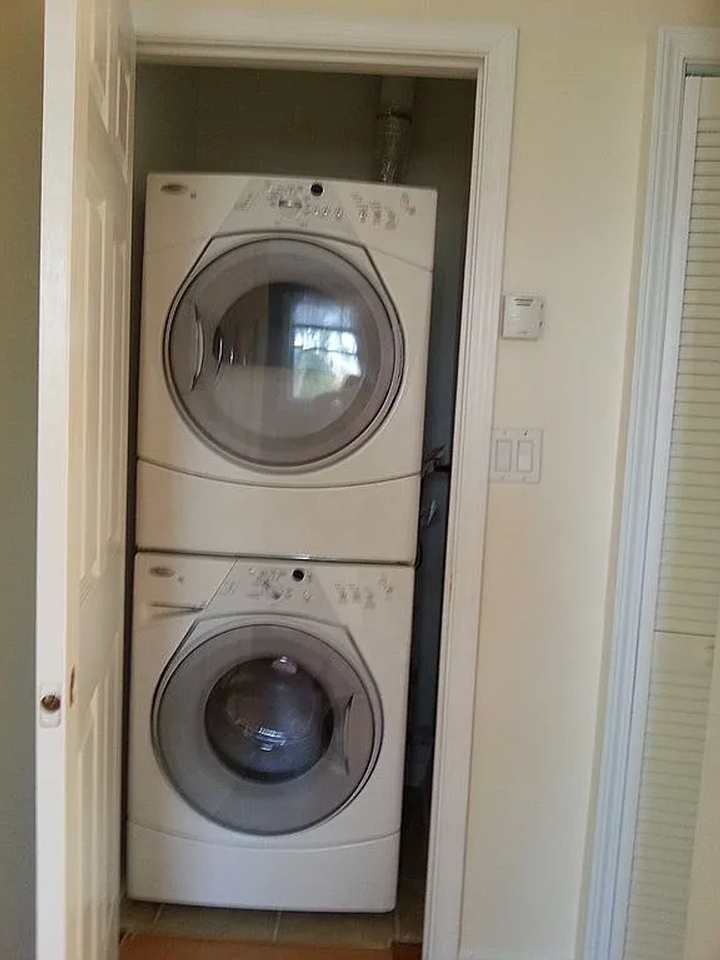 964 E 62nd St #3C - Photo 5 of 9