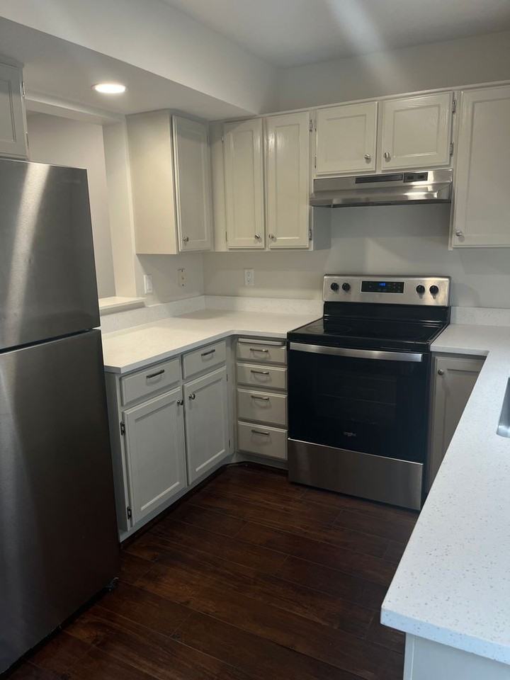 1075 S 810 E - Photo 2 of 11