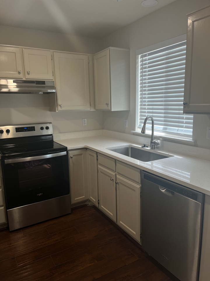 1075 S 810 E - Photo 3 of 11