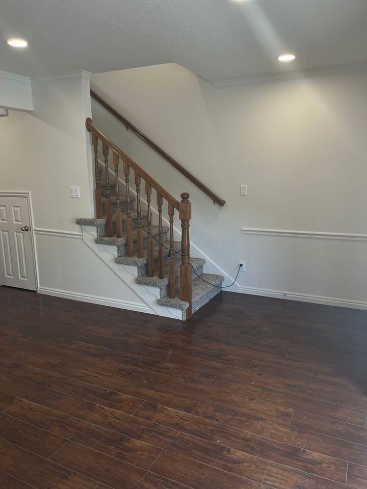 1075 S 810 E - Photo 5 of 11