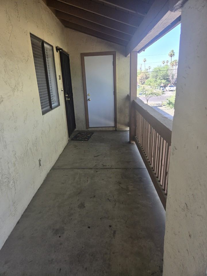 4307 N 21st Dr #3 - Photo 4 of 13