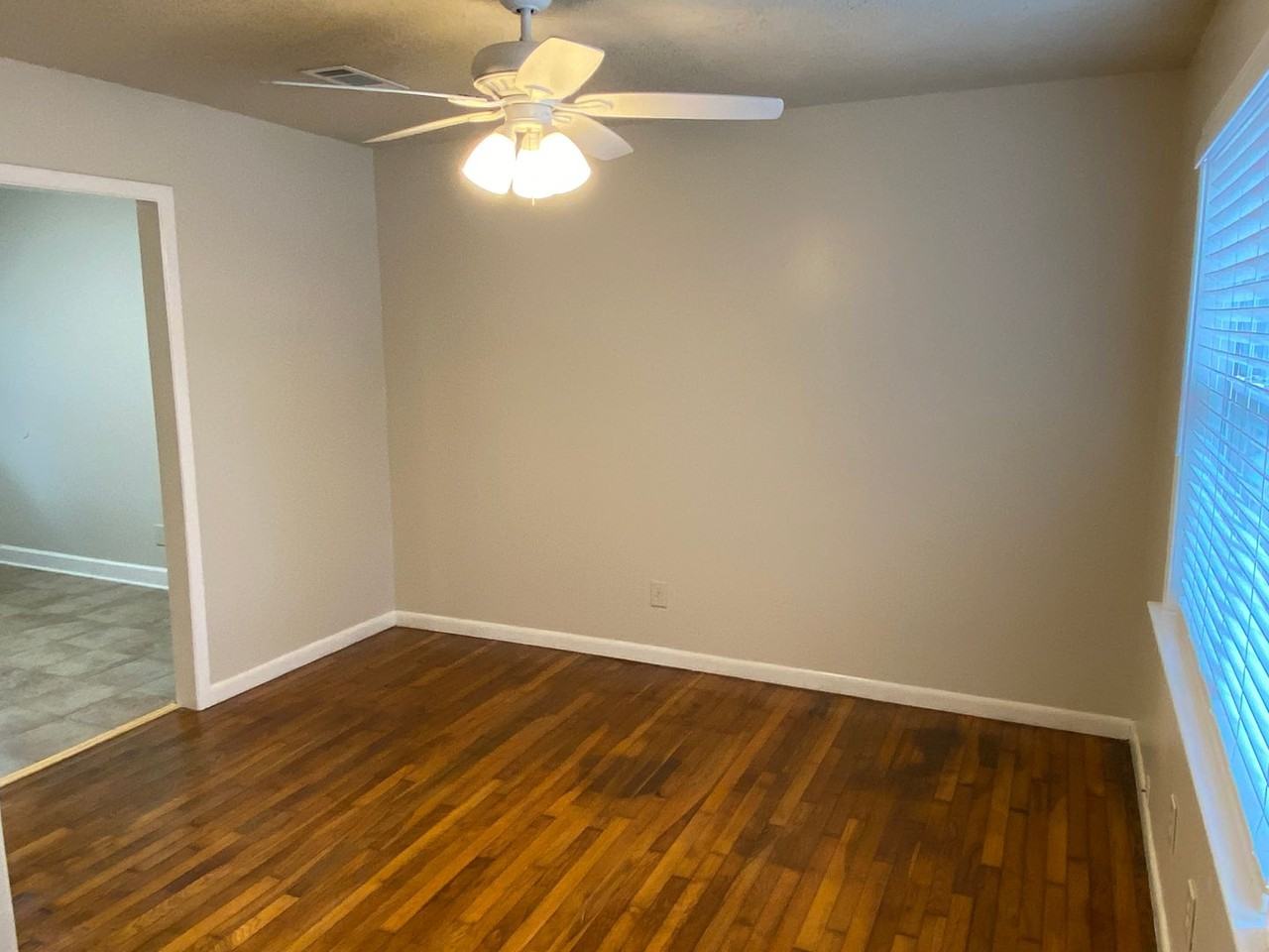 1505 N 62nd Ave - Photo 2 of 8