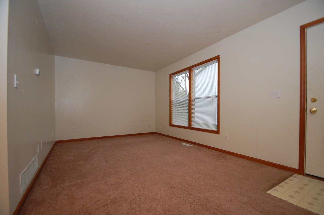 527 S Silverwood Ln #B - Photo 2 of 10