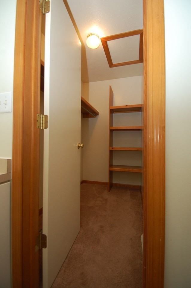 527 S Silverwood Ln #B - Photo 7 of 10