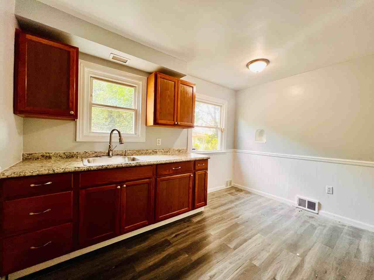 8606 Rosewood Ave - Photo 6 of 18