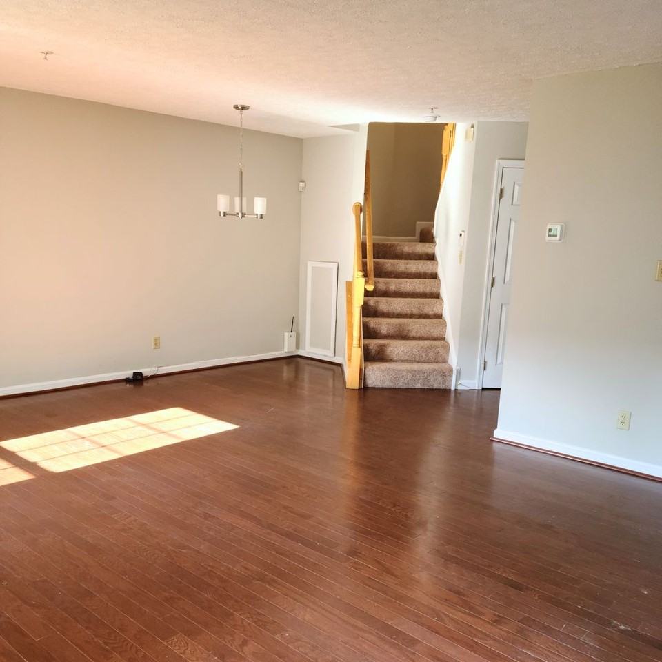 2154 Bristol Dr - Photo 2 of 14