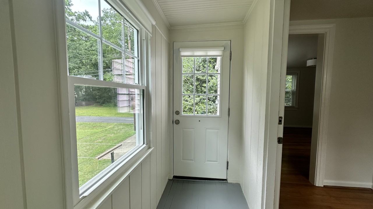 2207 Charlotte St #NA - Photo 2 of 18