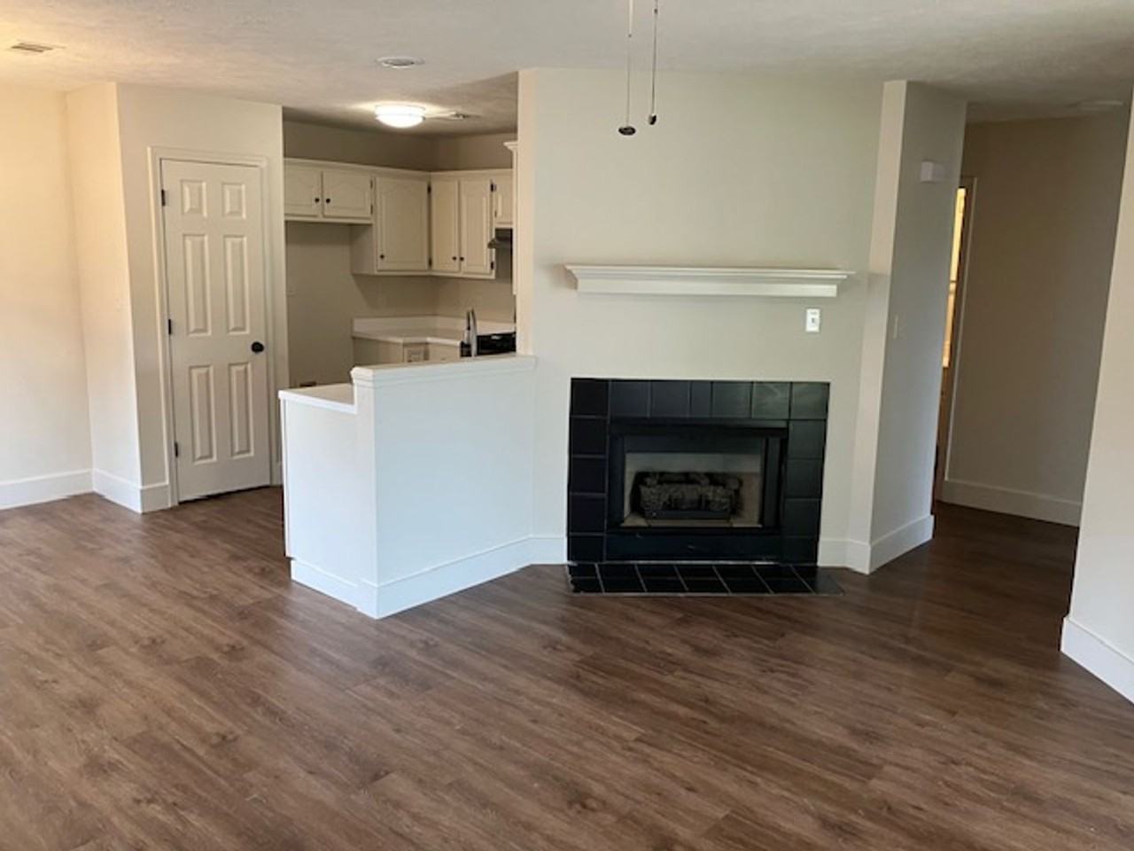 3546 Crestview Rd - Photo 2 of 9