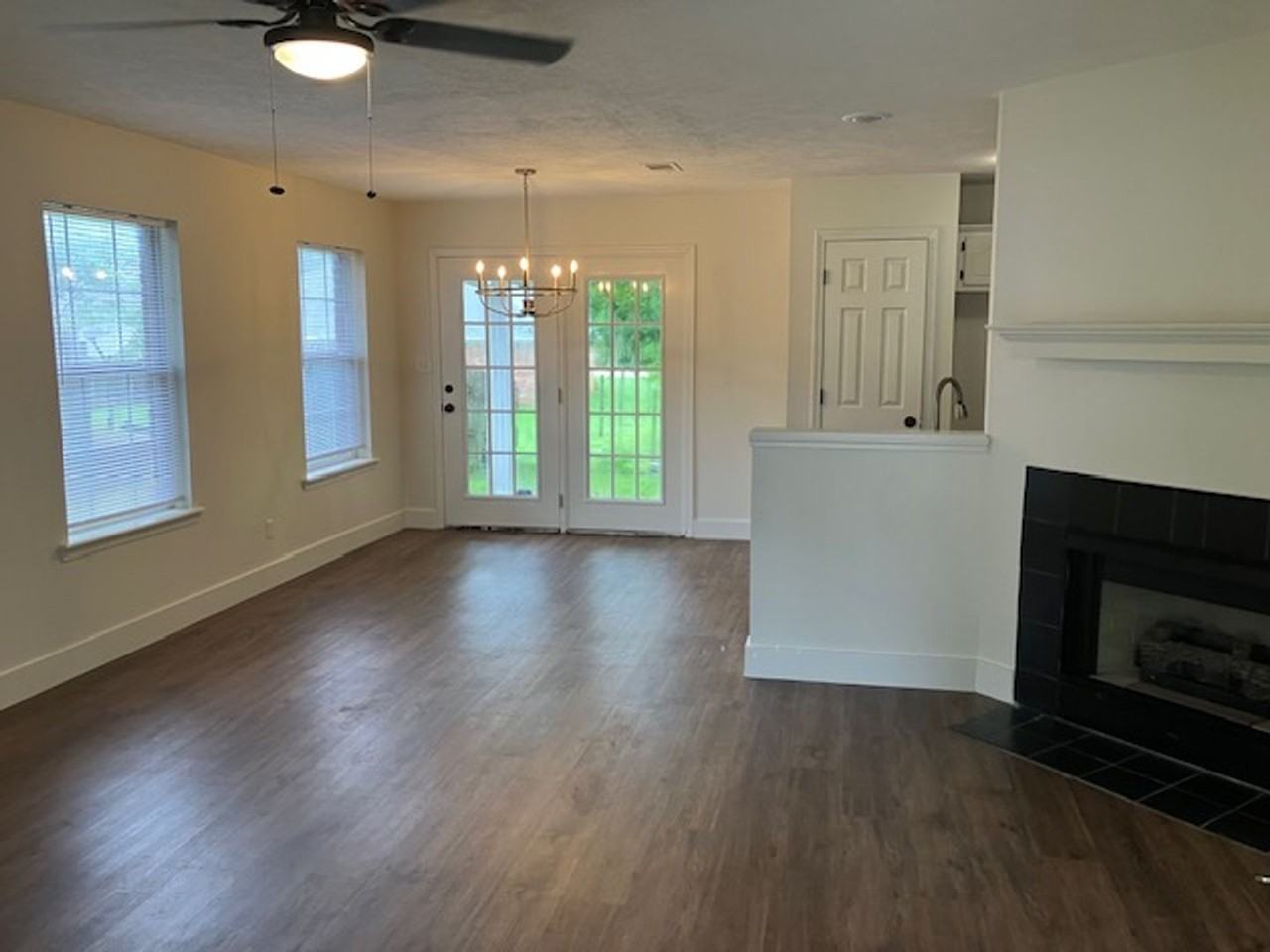 3546 Crestview Rd - Photo 3 of 9