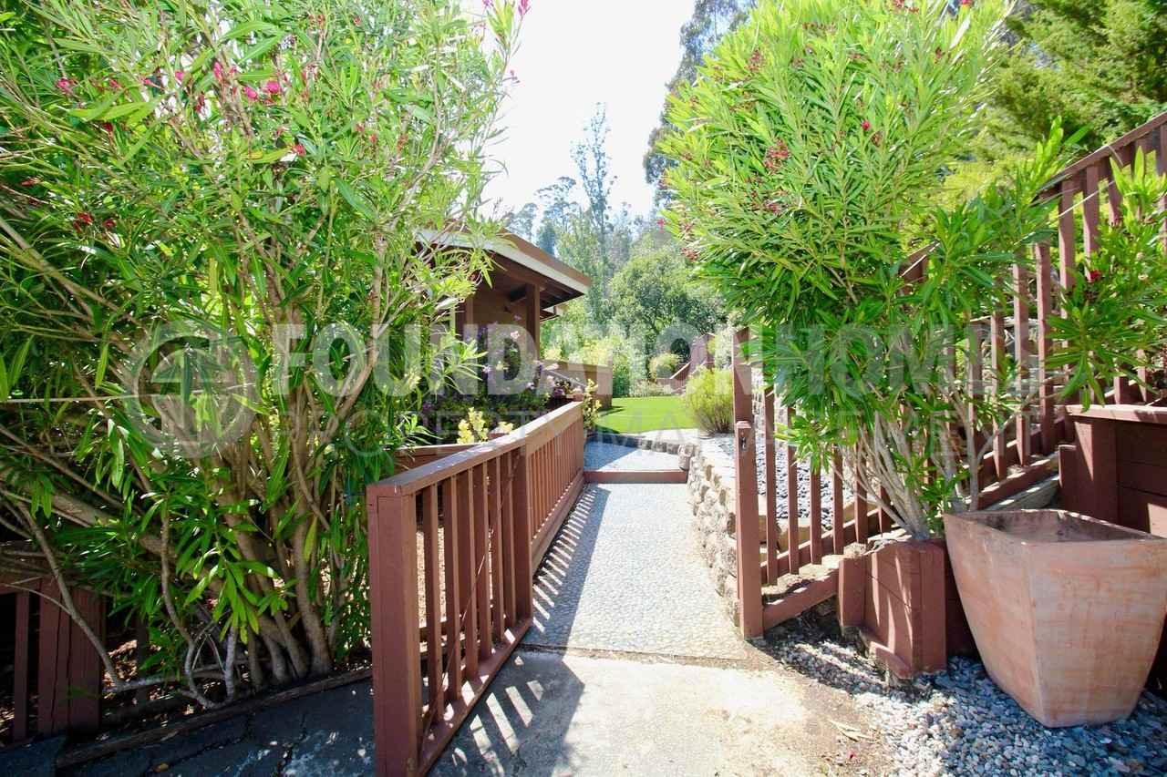 817 Ridge View Dr - Photo 2 of 30