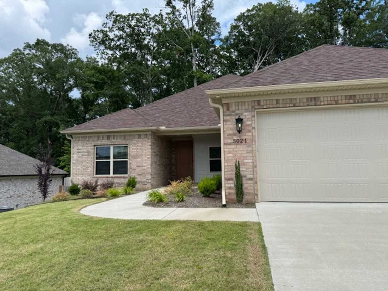 5021 Springwood Cir - Photo 2 of 26