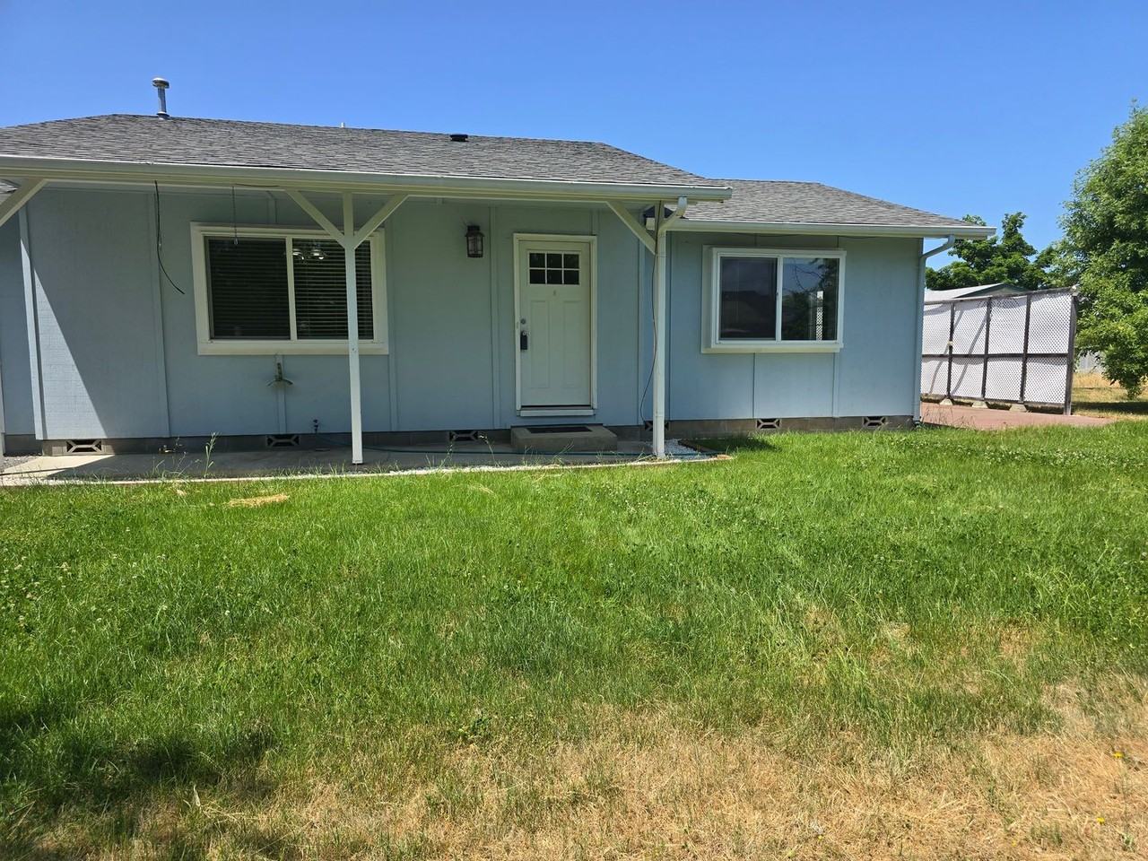 2368 Redwood Ave - Photo 4 of 22