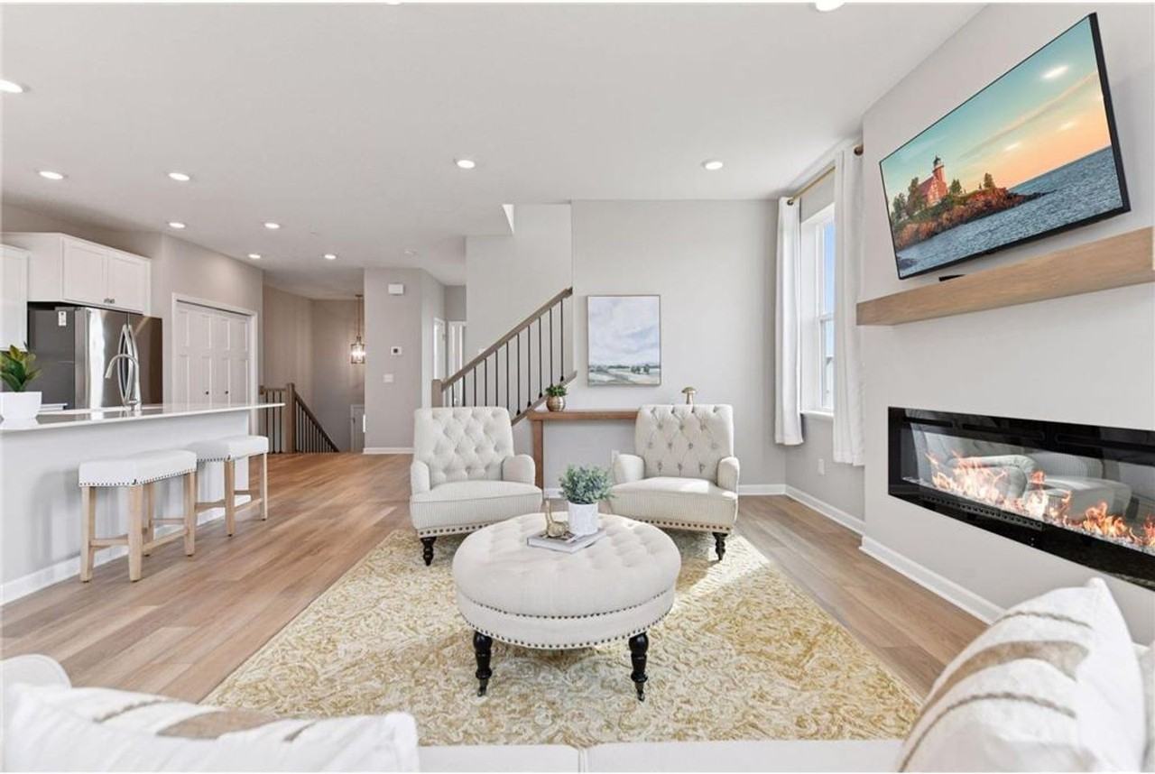 4730 Bottlebrush Ln - Photo 3 of 16