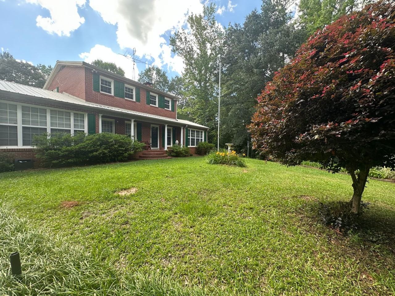 172 Whiten Dr - Photo 2 of 36