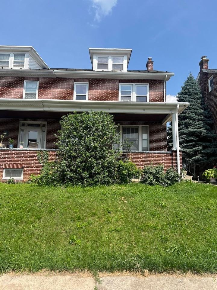 1513 Linden St - Photo 2 of 7