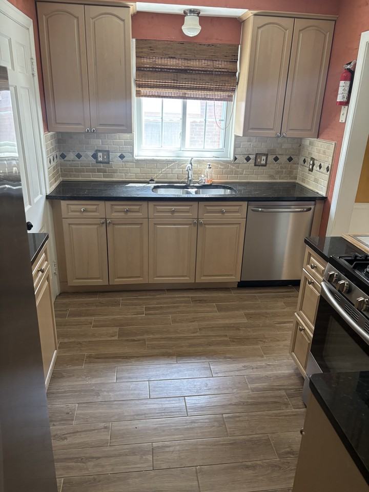 1960 Country Club Dr #NA - Photo 3 of 18