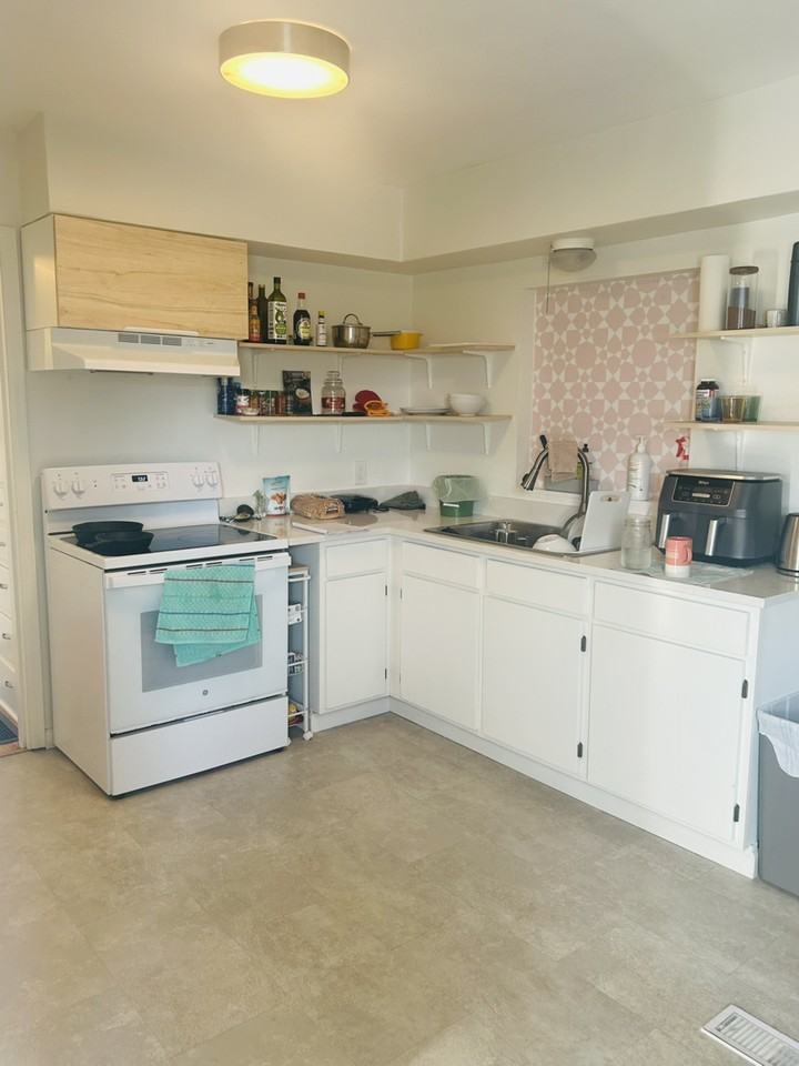 9305 N Portsmouth Ave - Photo 2 of 5